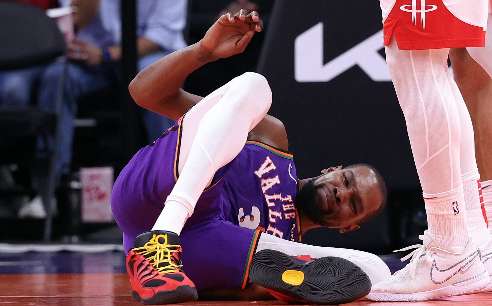 九游娱乐体育-包含曼联不断突破！，杜兰特连续五场比赛得分超过出色防守全场沸腾不已的词条