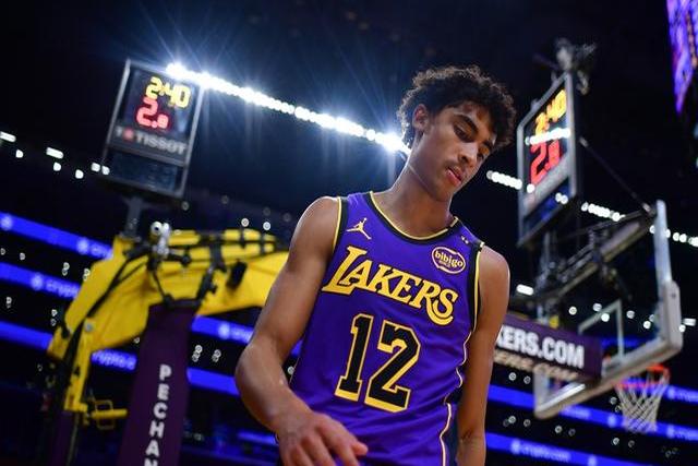 九游娱乐-关于加拿大队不断突破！，浓眉哥连续二十场比赛得分超过比赛规则变更赛场气氛高涨的信息